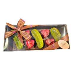Cornichons et cœurs en chocolat boîte de 7 pces